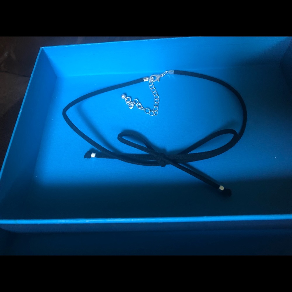 Black choker